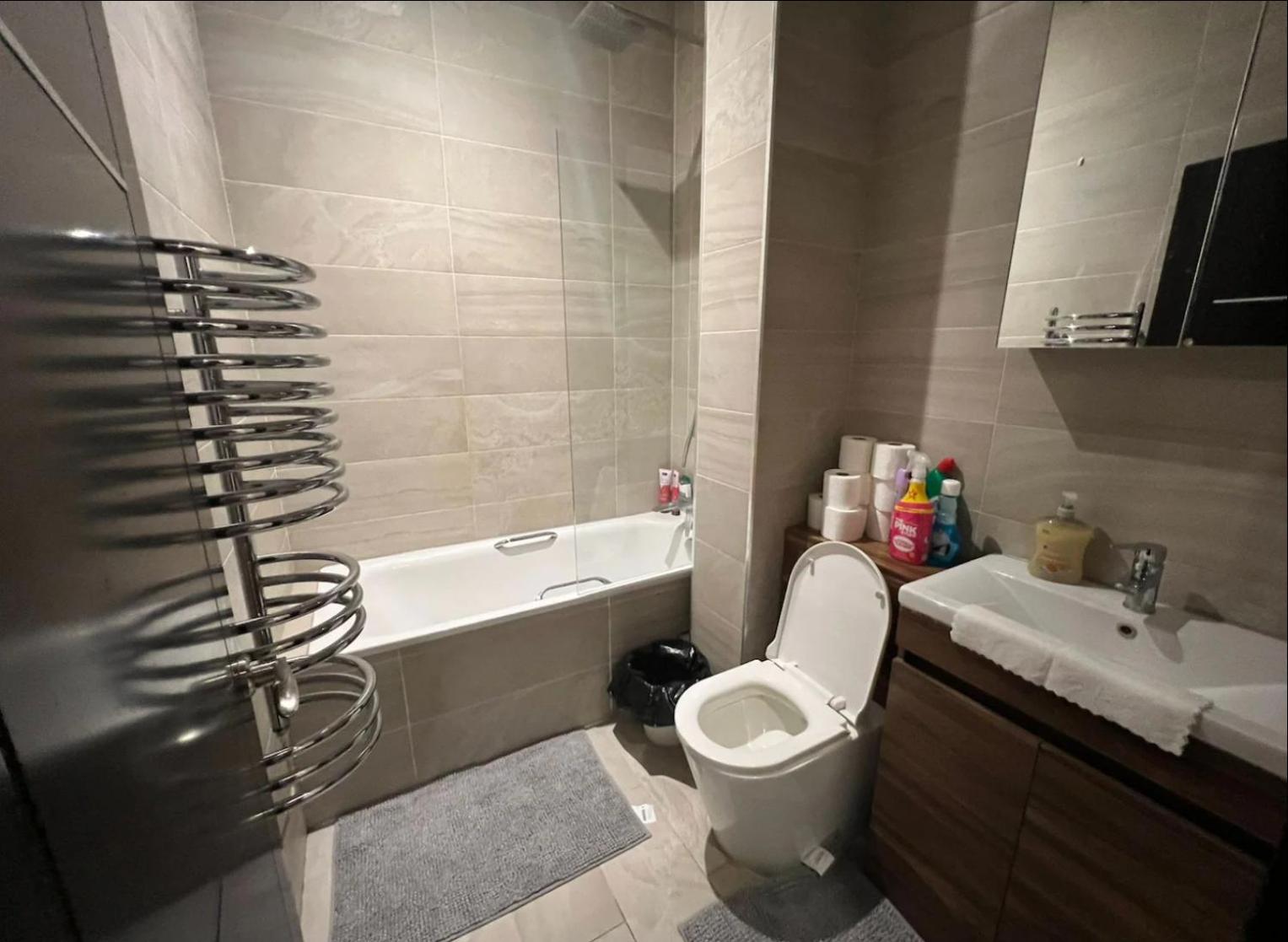 85 Exchange Court * Croydon